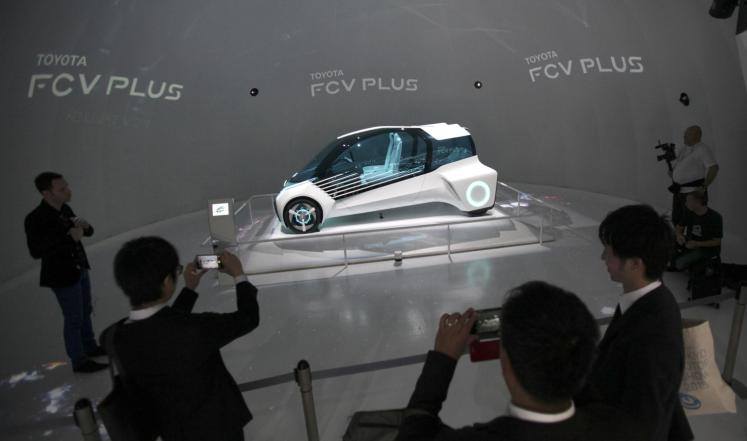 لم تفوت تويوتا أي فرصة لاستعراض قوتها في تطوير الذكاء الاصطناعي بسياراتها المستقبلية في أكبر معارض السيارات بالعالم