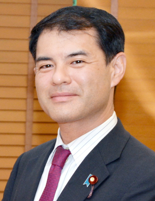 وزير التعليم الياباني ماساهيكو شيباياما