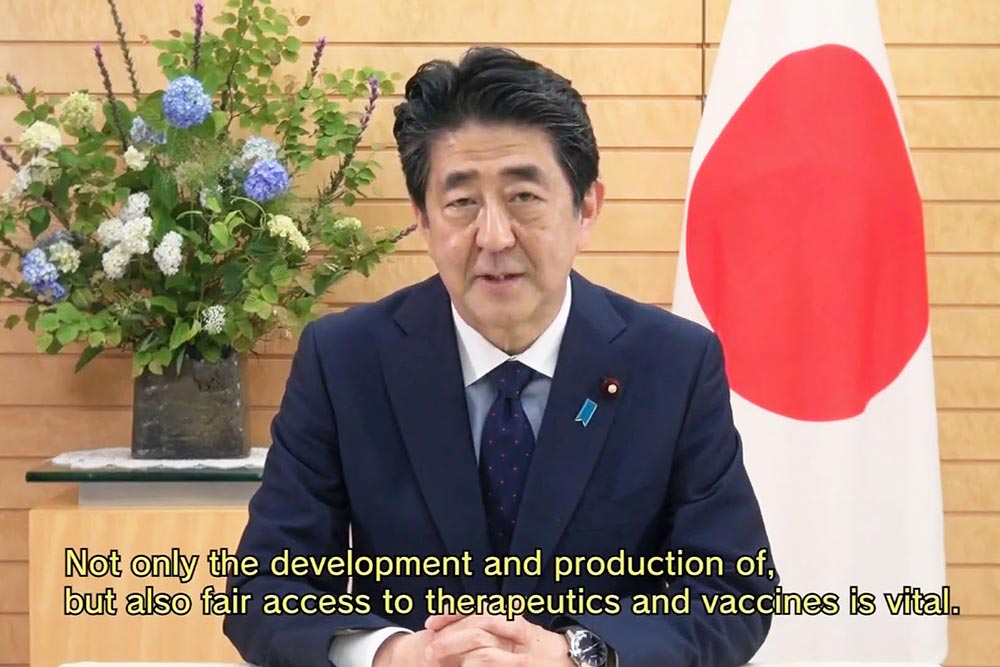 لقطة من كلمة شينزو آبيه | عبر مكتب رئيس الوزراء الياباني و وكالة كيودو