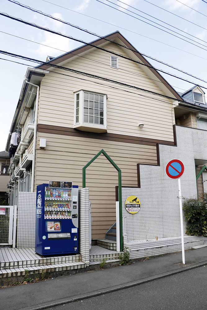 شقة الجاني التي عُثرت الشرطة فيها على الجثث | كيودو