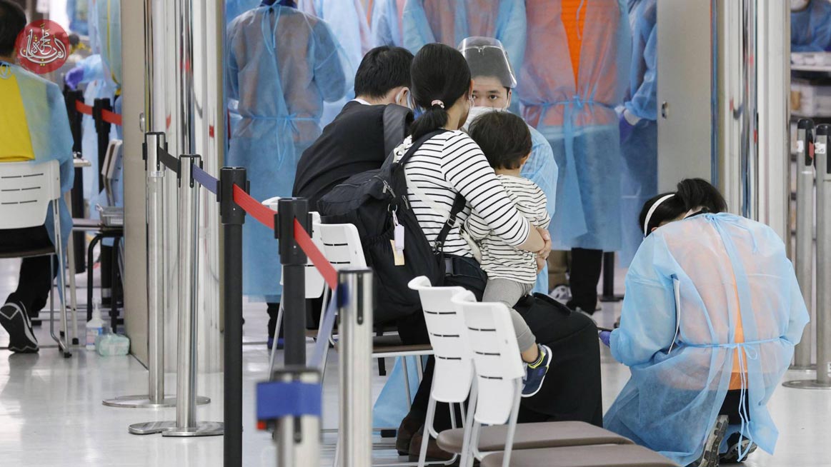 الحكومة تؤكد إصابة أول ياباني بمتحور أوميكرون الجديد