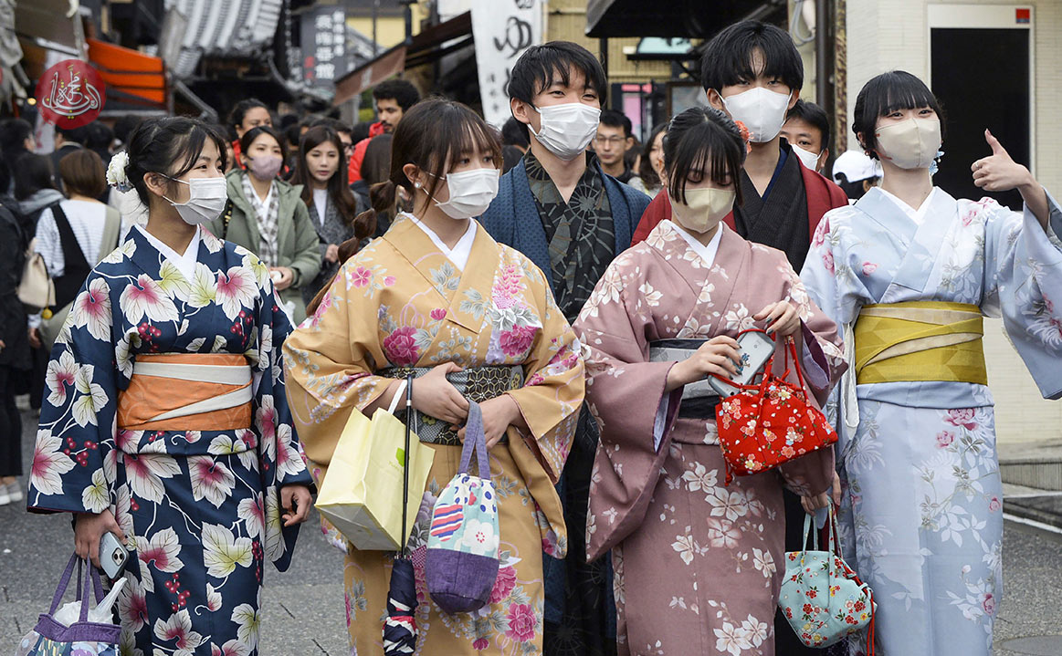 رسمياً: اليابان تخفض تصنيف كوفيد ليماثل الإنفلونزا الموسمية